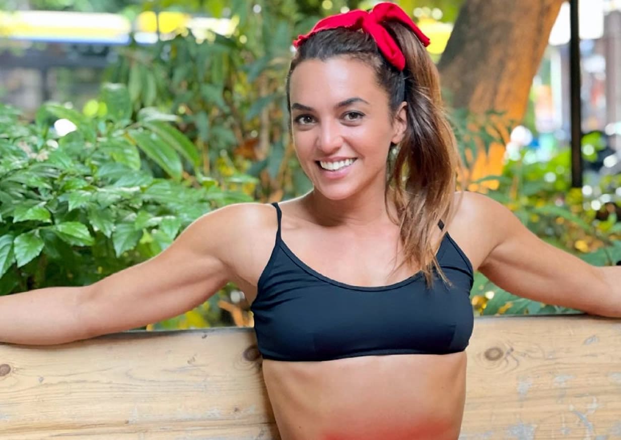 Η Καρολίνα που αποχώρησε απο το Survivor, βρίσκεται στην Ελλάδα και κάνει διακοπές βγάζοντας μερικές φανταστικές φωτογραφίες απο την