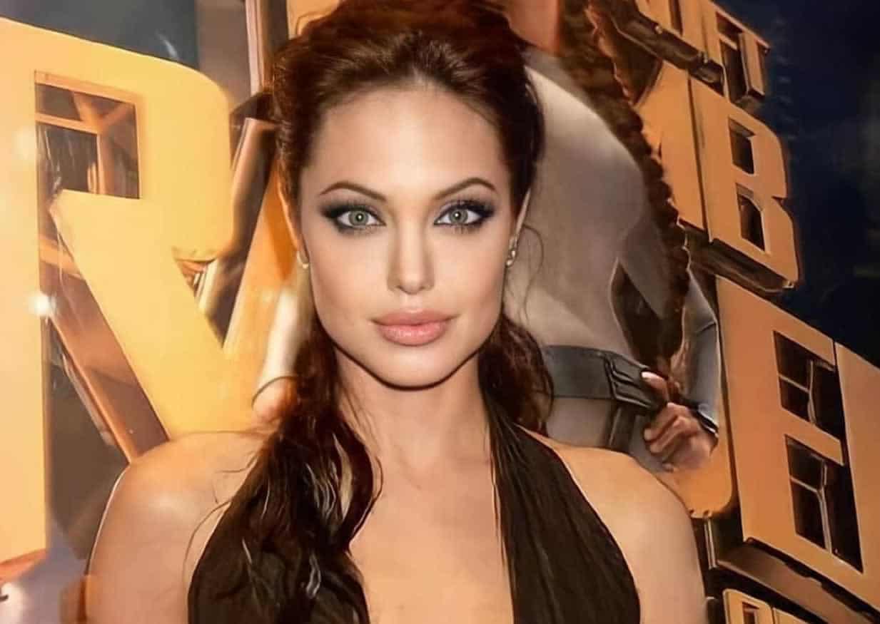 Πραγματικό χαμό έχουν κάνει στις ΗΠΑ οι φήμες για την νέα φημολογούμενη σχέση! Η Angelina Jolie και ο The Weeknd έχουν γίνει το νούμερο
