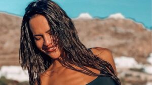 Η Νικολέττα Καρρά φόρεσε το ωραιότερο μαγιό της χρονιάς