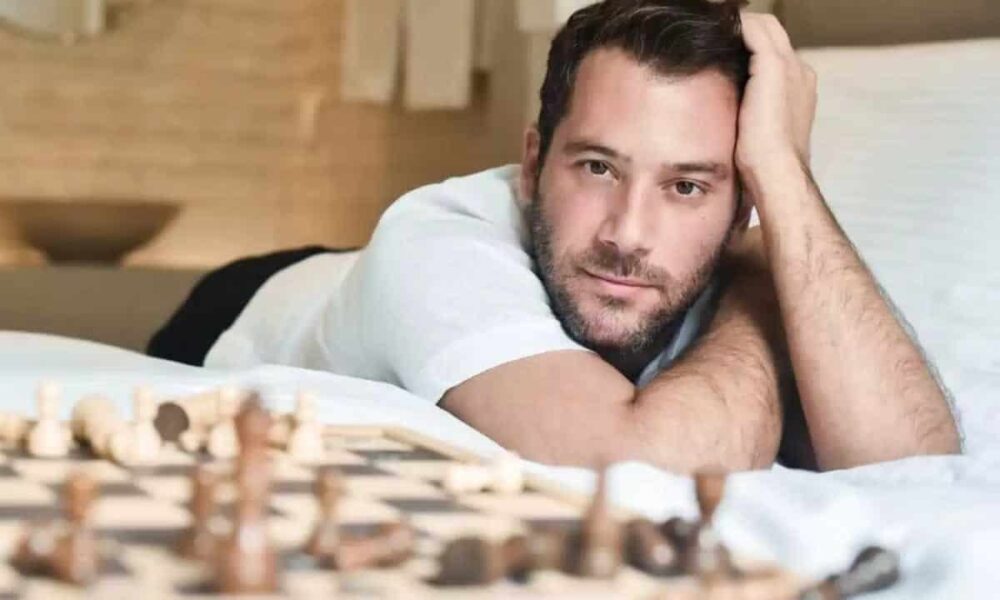 Στην εκπομπή του ΣΚΑΪ, Dot και στην Νάντια Μπουλέ και στον Μίνω Θεοχάρη, μίλησε ο ηθοποιός Αντίνοος Αλμπάνης για το πρόβλημα υγείας