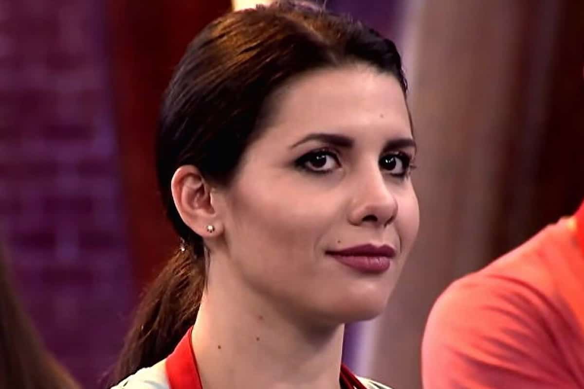 Τώρα και influencer η Μαρίνα Ντεμολλάι απο το MasterChef. Την ίδια ώρα που άλλοι παίκτες του μαγειρικού ριάλιτι ποζάρουν είτε μέσα σε κάποια