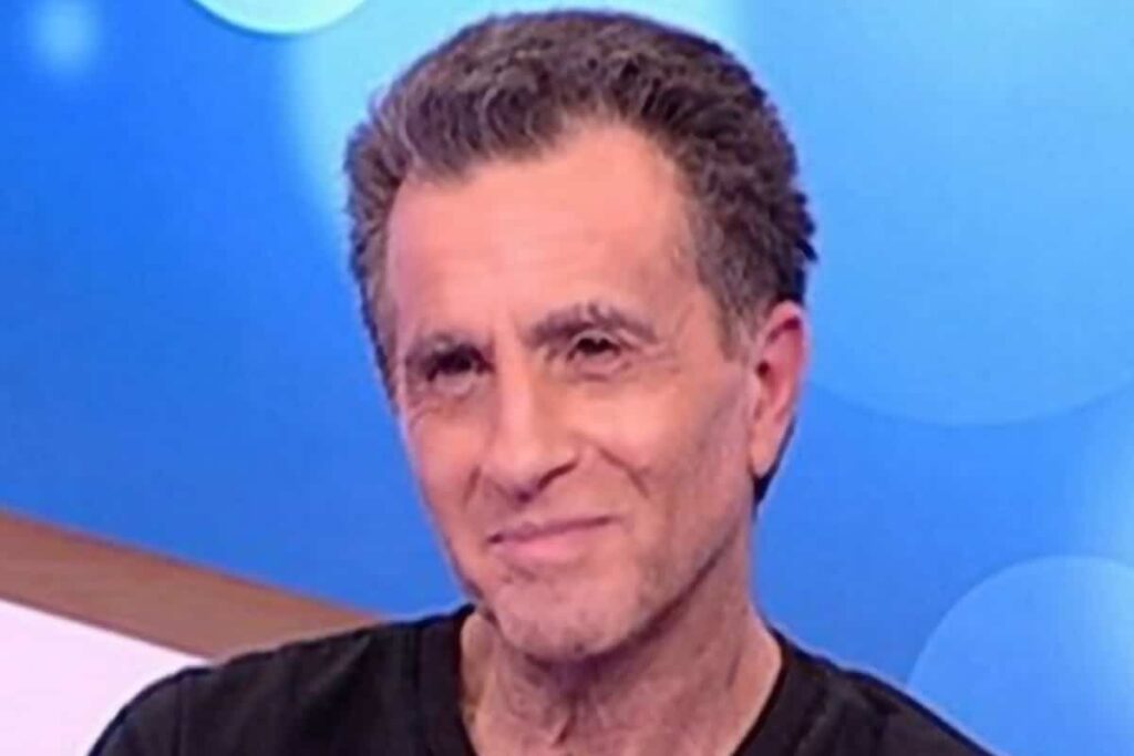 Όσα χρόνια κι αν πέρασαν ο γνωστός τραγουδιστής Κώστας Μπίγαλης, που μεσουρανούσε στο Ελληνικό πεντάγραμμο τη δεκαετία της δεκαετίας