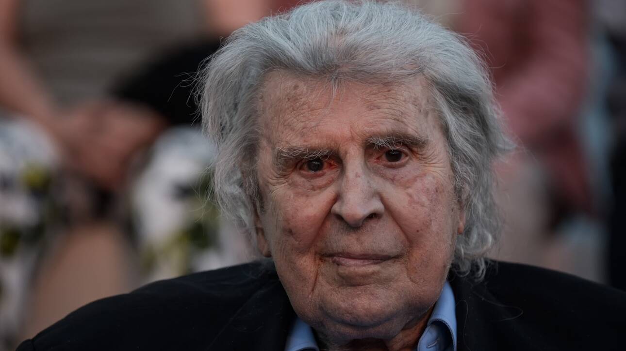 Σε λαϊκό προσκύνημα έως την Τετάρτη ο Μίκης. Την Πέμπτη η κηδεία στα Χανιά