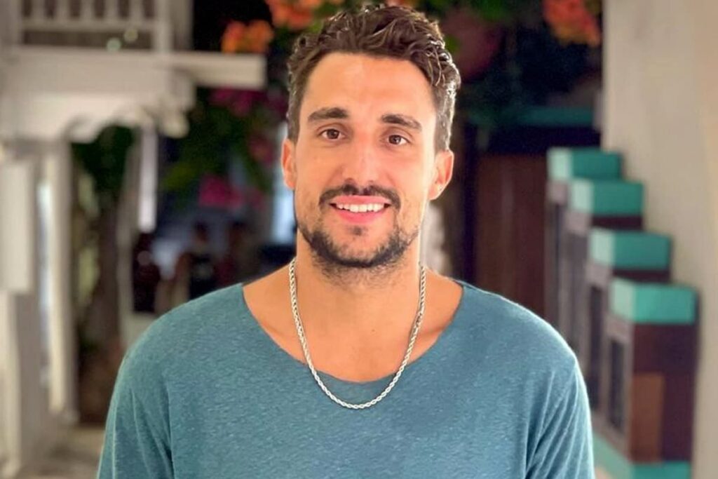 Survivor spoiler: Ο Σάκης Κατσούλης και η Μαριαλένα Ρουμελιώτη δηλώνουν ακόμα και σήμερα ότι δεν είναι ζευγάρι. Αυτό όμως δεν το συμμερίζοντ