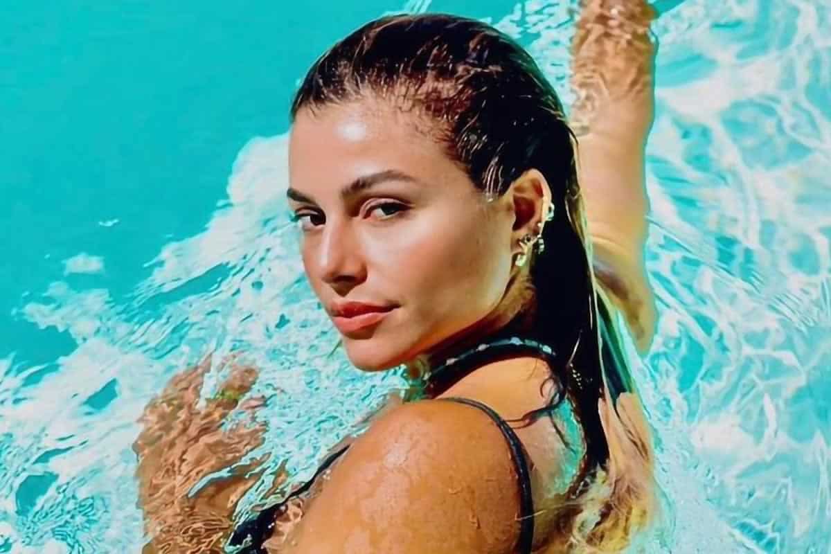 Την ώρα που ο καλός της φίλος Αλέξης Παππάς, παλεύει με τα θηρία του The Bachelor απο χτες το βράδυ η Ελευθερία Ελευθερίου στήνεται