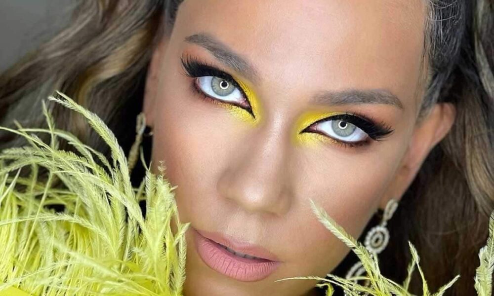 Στο μαιευτήριο βρίσκεται αυτή την ώρα η Κατερίνα Στικούδη η οποία όπως όλα δείχνουν από ώρα σε ώρα θα γεννήσει το παιδί της. Στο πλευρό της