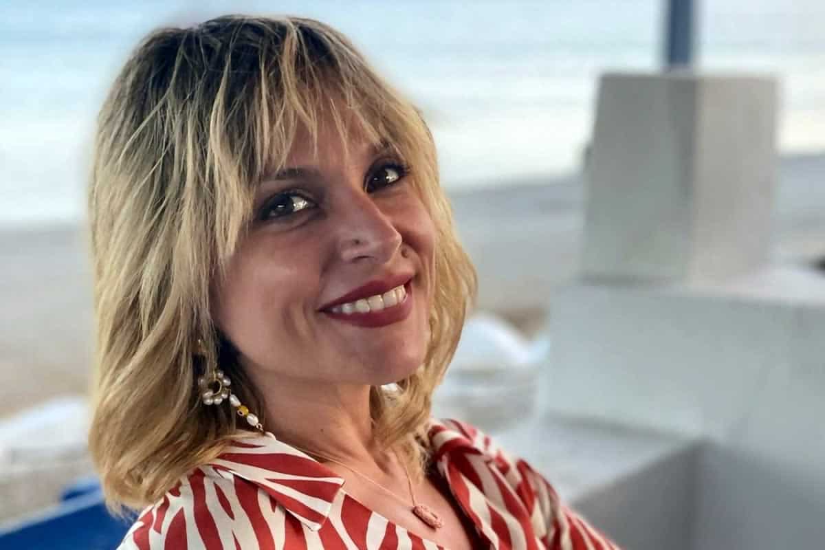 Η αγαπημένη τραγουδίστρια και πρώην κριτής του The Voice, Ελεονώρα Ζουγανέλη αποφάσισε φέτος να απέχει απο το ριάλιτι του ΣΚΑΪ και στην