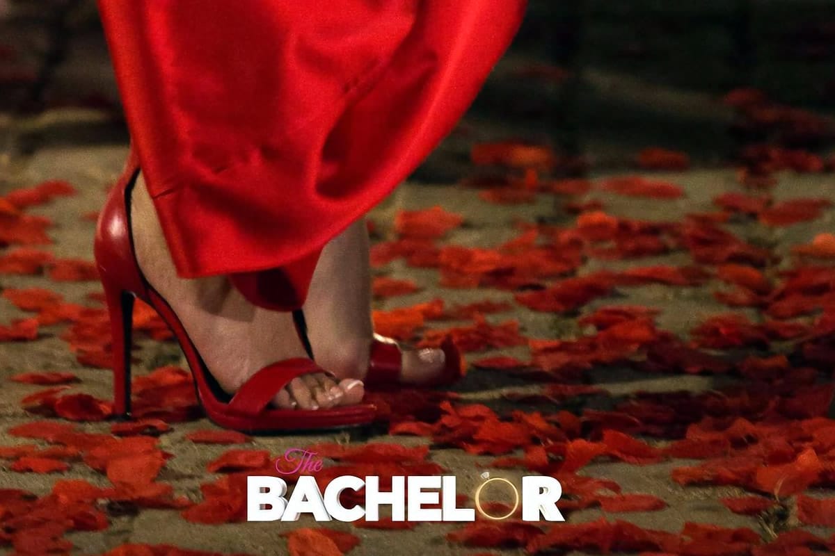 The Bachelor: Παίκτρια «ολοκλήρωσε» μπροστά στις κάμερες αφήνοντας τους πάντες άφωνους (video)