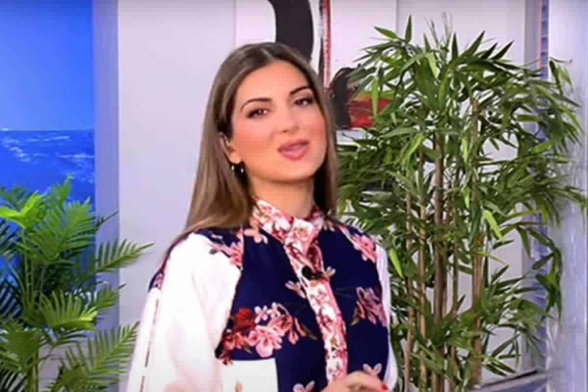 Την καλύτερη καλημέρα έστειλε με την εικόνα της Σταματίνας Τσιμτσιλή να περπατάει και το αποκαλυπτικό πλάνο του σκηνοθέτη να είναι