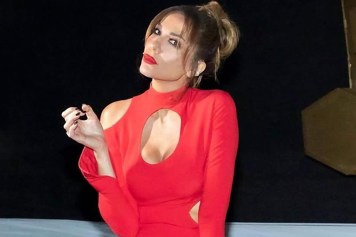 Η Δέσποινα Βανδή έχει βαλθεί να μας τρελάνει και το πετυχαίνει με πραγματικά μεγάλη ευκολία, για ακόμα μια φορά απο τα παρασκήνια του J2US.