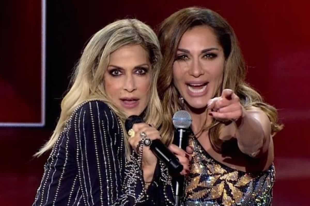 Όλα τα βλέμματα πάνω τους τράβηξαν για ακόμα μια φορά οι νέες φιλενάδες Άννα Βίσση και Δέσποινα Βανδή, εκεί που για πάνω απο 20 χρόνια