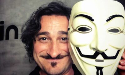 Ο Βασίλης Χαραλαμπόπουλος, μίλησε για τον Άρη Σερβετάλη με τον οποίο τους συνδέει μια μεγάλη φιλία και φυσικά μια σειρά που άφησε εποχή