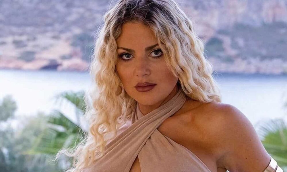 Ο λογαριασμός της Αθηνάς New York, στο instagram είναι ιδιωτικός αλλά παρόλα αυτά απαριθμεί περισσότερους απο 215k followers.