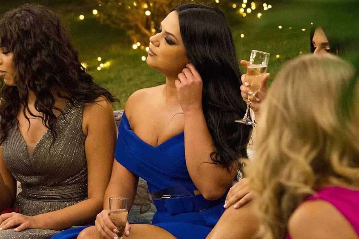 Την ώρα που ο τελικός του The Bachelor, γυρίζετε σήμερα στην Σαντορίνη, εμείς περιμένουμε να δούμε ποια θα είναι η παίκτρια που θα αποχωρήσει