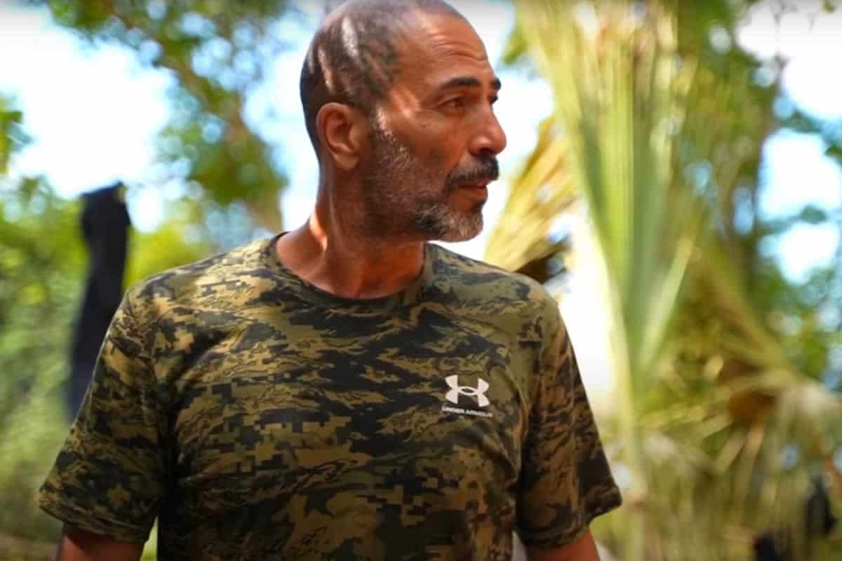 Απο την πρώτη μέρα στο Survivor ο Βαλάντης προσπαθεί να δείξει έναν ρόλο διαφορετικό, αυτόν του καλούλη που ξέρει ότι είναι αδύναμος