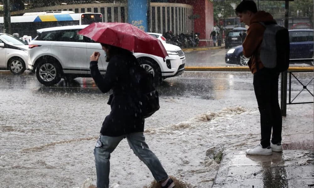 Νέο έκτακτο δελτίο επιδείνωσης του καιρού με βροχές, καταιγίδες και ισχυρούς ανέμους εξέδωσε η ΕΜΥ για τις επόμενες δύο ημέρες στη χώρα μας.