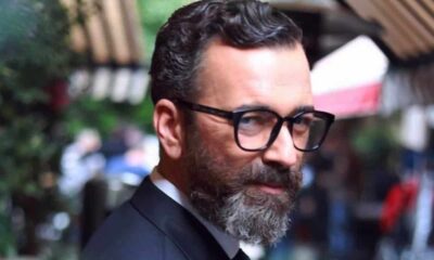 Ε ρε τι κάνει ο χορός και εμείς που δεν έχουμε κουνήσει ούτε δάχτυλο βλέπουμε τον Άγγελο Μπράτη και χαιρόμαστε απίστευτα που δεν ξέρουμε να