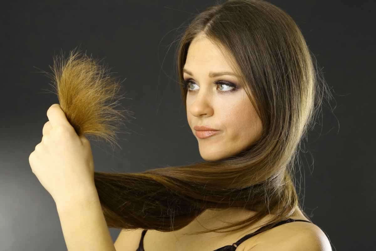 Ένα απο τα μεγαλύτερα προβλήματα που αντιμετωπίζουν οι γυναίκες με τα μαλλιά τους είναι και η ψαλίδα η οποία εκτός του ότι δημιουργεί