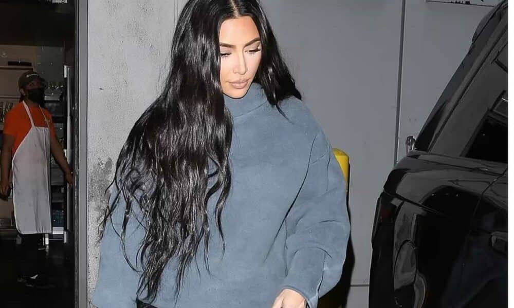 Ενώ ο πρώην της Kim Kardashian Kanye West, κάνει κοσμικές εμφανίσεις με την Julia Fox, φαίνεται όμως ότι η Kim Kardashian και ο νέος της