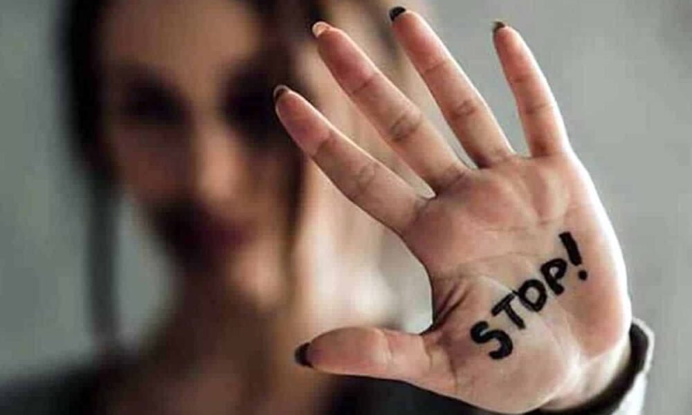 Μέγα ζήτημα έχει προκύψει με τον Γιώργο Κατσαούνη, αφού σύμφωνα με δικηγόρο 16χρονης κοπέλας, έχει κατατεθεί μήνυση για σεξουαλική