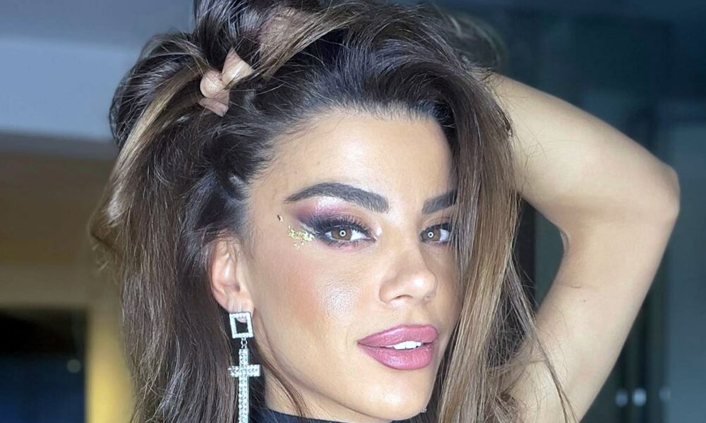 Πραγματική καλλονή η Ειρήνη Παπαδοπούλου φόρεσε ένα λευκό φόρεμα το οποίο ήταν απίστευτα εντυπωσιακό πάνω στο σώμα της, τονίζοντας απίστευτα