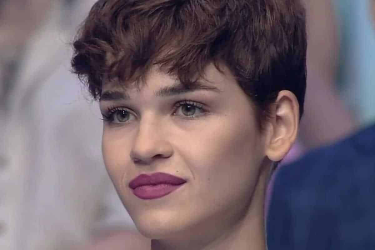 Μια φωτογραφία της Κυβέλης Χατζηευστρατίου της φετινής νικήτρια του GNTM ήταν η αφορμή για να νευριάσει το μοντέλο και να αρχίσει τα καντήλια