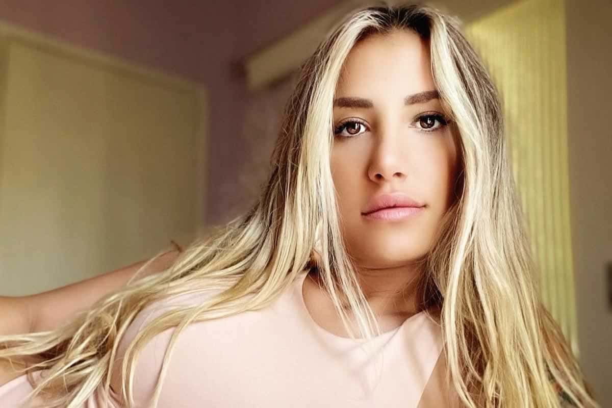 H πρώην παίκτρια του X Factor αλλά και του The Voice, η τραγουδίστρια Ειρήνη Μιχαήλ, έχει γεννηθεί στην Θεσσαλονίκη, αλλά ζει μόνιμα τα τελευ