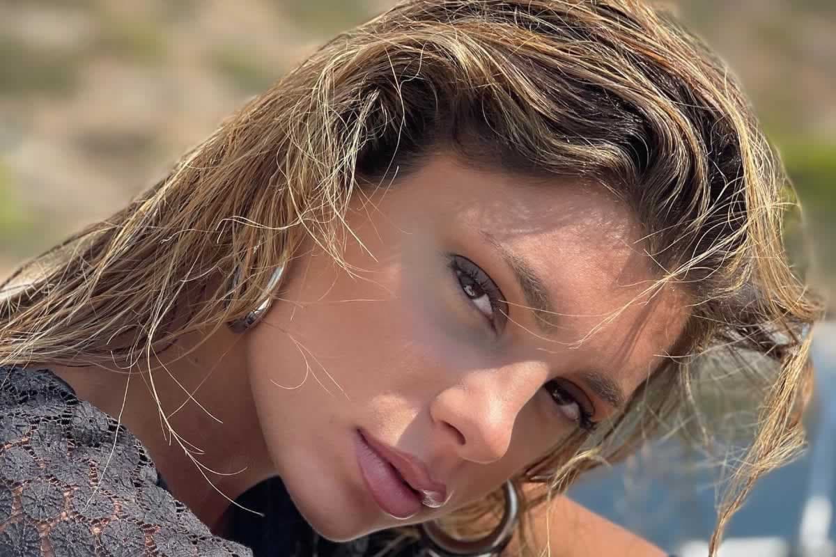 Η πρώην παίκτρια του Survivor και σύντροφος του περσινού νικητή Σάκη Κατσούλη, είναι μια παρουσία που έχει έντονο ταπεραμέντο και μια ιδιαίτερ