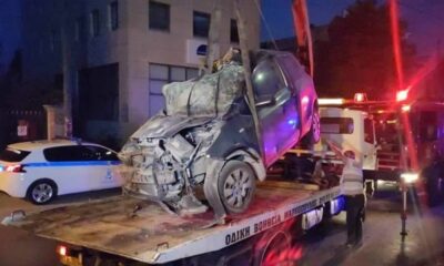 Ένα απίστευτο τροχαίο δυστύχημα συνέβει τα ξημερώματα στο Χαλάνδρι όταν λίγο μετά τις τέσσερις ένα αυτοκίνητο που κινούταν επί της οδού
