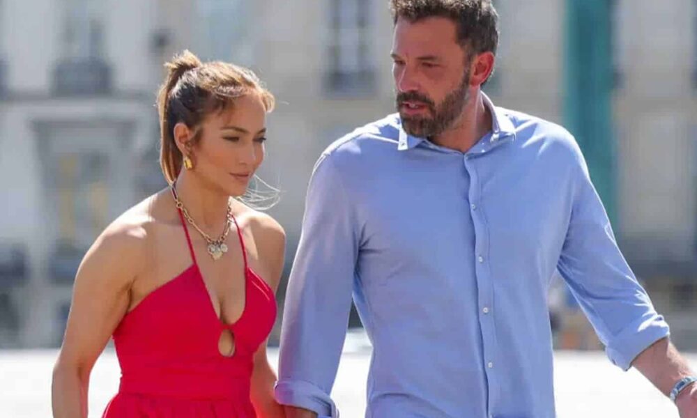 Η τραγουδίστρια Jennifer Lopez έκλεισε τα 53 χρόνια της ηλικίας της την Κυριακή και γιόρτασε την ξεχωριστή αυτή ημέρα απολαμβάνοντας μια