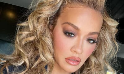 Την ώρα που όπως όλα δείχνουν σύντομα η Rita Ora θα ανέβει τα σκαλιά της εκκλησίας στα 31 της χρόνια, την ίδια καταφέρνει και γίνεται για