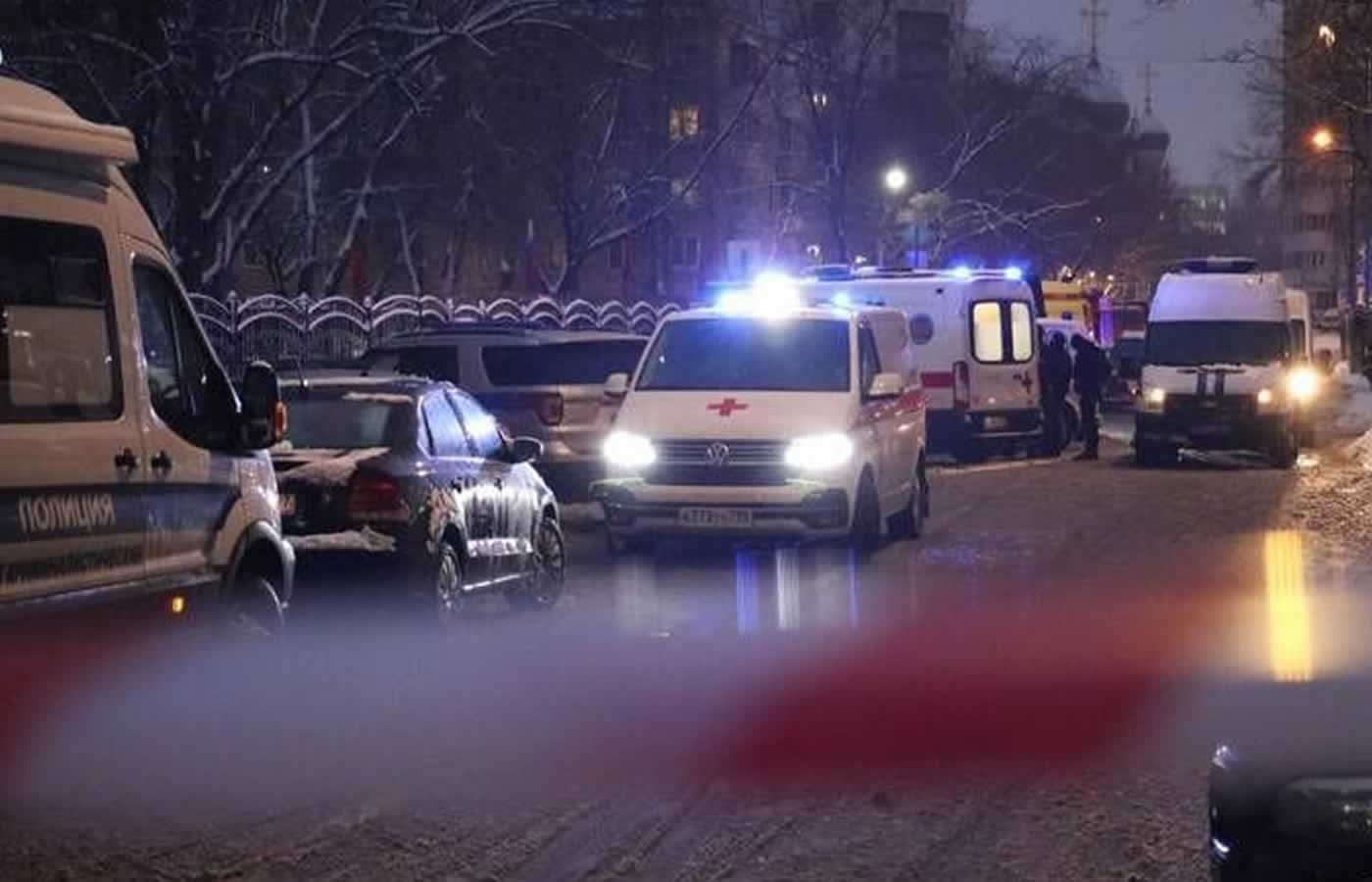 13 άτομα είναι νεκρά μετά την επίθεση ένοπλου σε σχολείο στην στην πόλη Ιζέφσκ στην Ρωσία. 5 μαθητές έχουν χάσει την ζωή τους σύμφωνα με