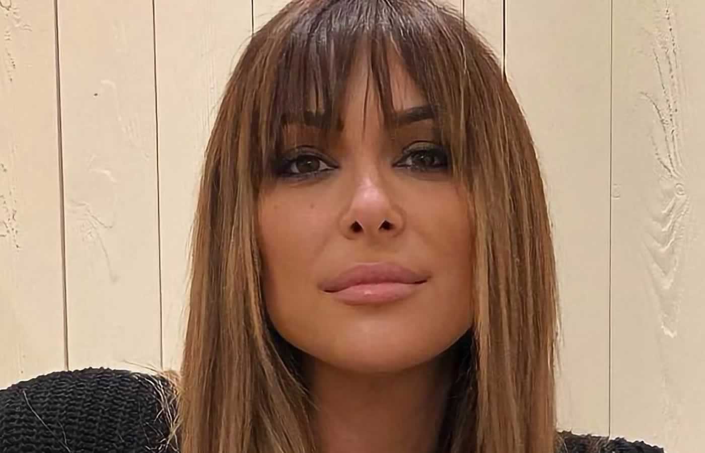 Η τραγουδίστρια Μελίνα Ασλανίδου τον τελευταίο καιρό βρίσκεται στη Πάτρα όπου τραγουδάει σε νυχτερινό κέντρο της πόλης και κυριολεκτικά
