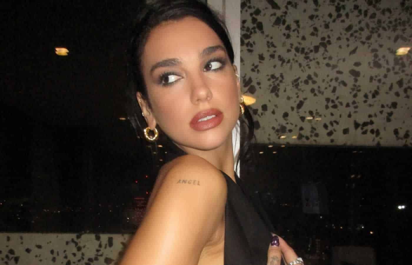 Η Βρετανίδα τραγουδίστρια με καταγωγή από το Κοσσυφοπέδιο και τα Μετόχια, Dua Lipa, δήλωσε πριν από μερικές εβδομάδες ότι δεν έχει