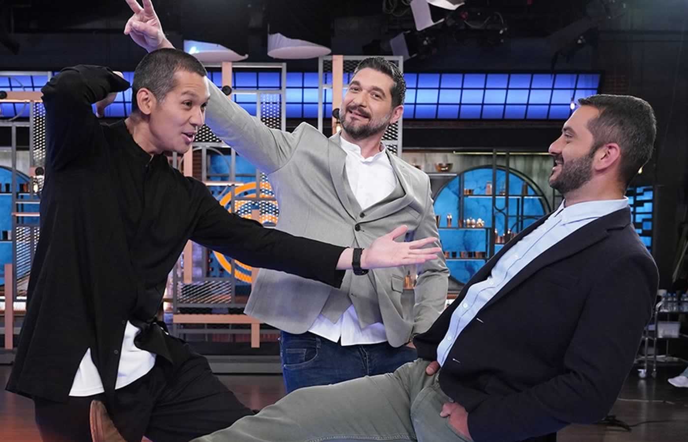 Όταν πρωτοακούστηκε ως φήμη για το MasterChef σχεδόν κανένας δεν το πίστεψε, αφού τόσα χρόνια το όνομα του Άκη Πετρετζίκη ακουγόταν