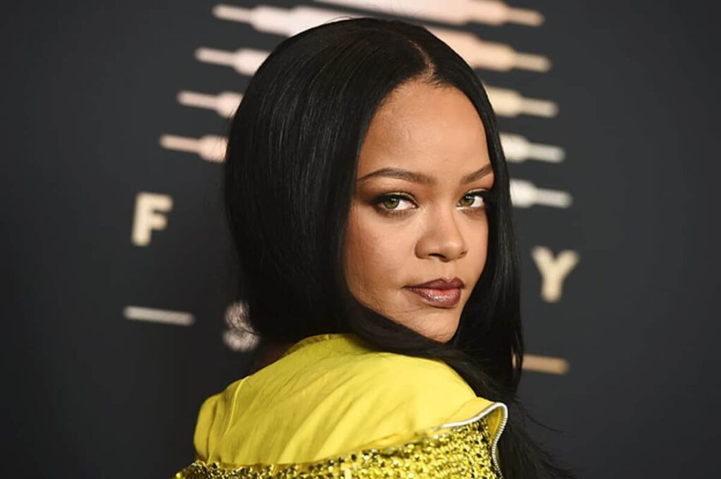 BuzzFeed News
Rihanna Is The 2023 Super Bowl Halftime Show Performer