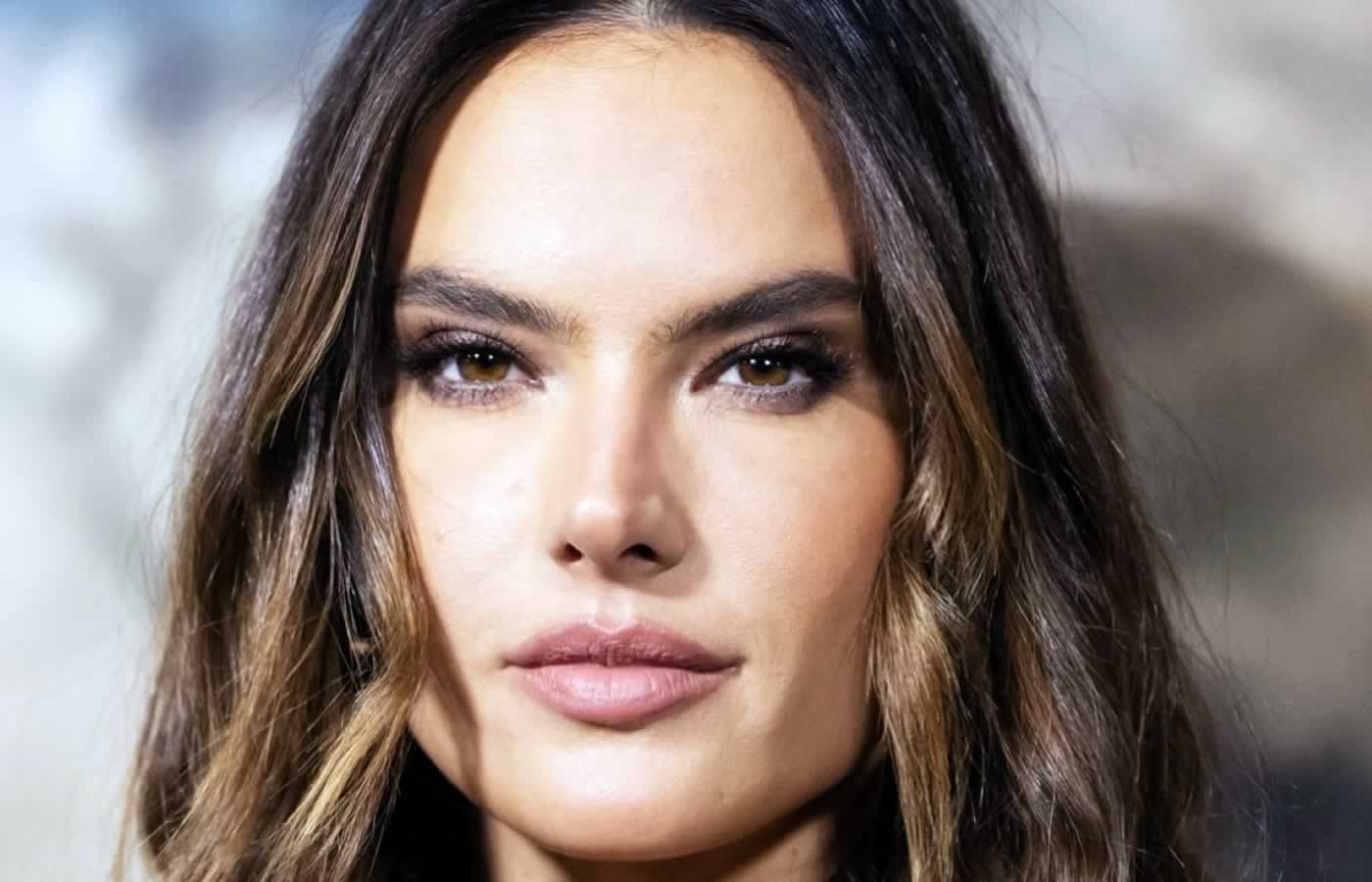 Τέτοια εμφάνιση σε Oscar, όπως αυτή που έκανε η Αλεσάντρα Αμπρόσιο είχαμε πραγματικά πολλά χρόνια