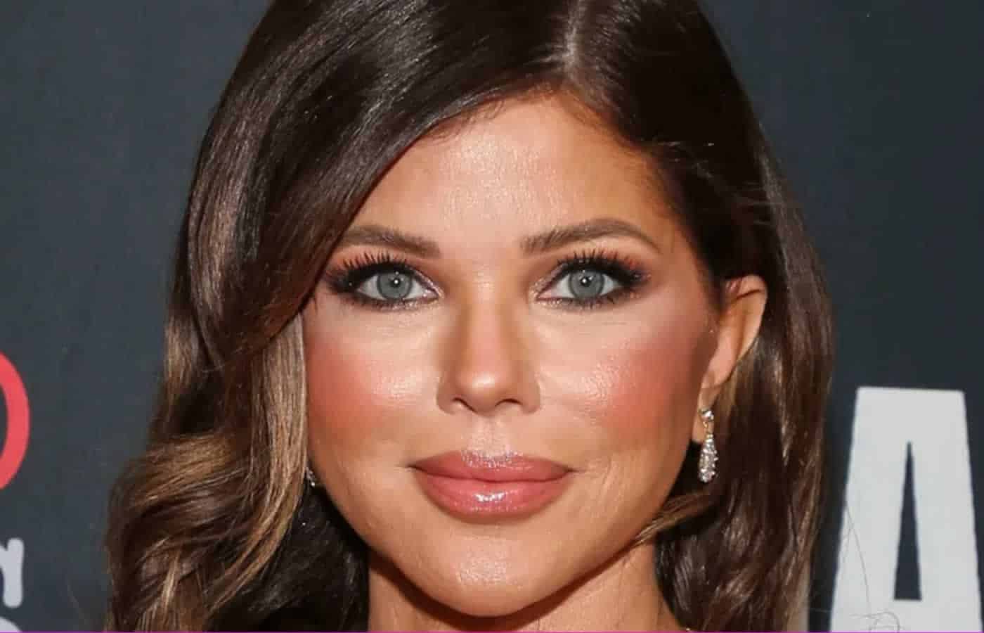 Η Donna D'Errico μόλις δημοσίευσε μια νέα φωτογραφία στο Instagram που έδειχνε τους εντελώς σμιλεμένους κοιλιακούς της φορώντας μονάχα ένα μεταξωτό σετ εσωρούχων.