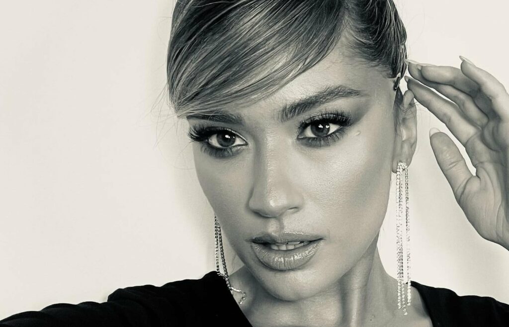 Η Πόπη Γαλέτσα μπορεί να έφυγε άκομψα απο το ριάλιτι μοντέλων, αφού έφυγε μέσα απο διπλή αποχώρηση που προέκυψε από δοκιμασία όπου