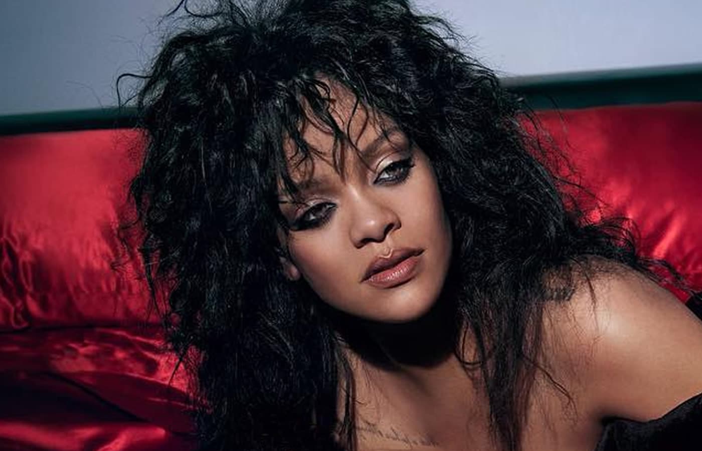 Τα τελευταία χρόνια η Rihanna μας έχει αφήσει στην αναμονή, αφού ουσιαστικά απο το 2016 έχει σταματήσει να ασχολείται με την μουσική και ασχολείται μόνο με τις επιχειρήσεις και με τα παιδιά!