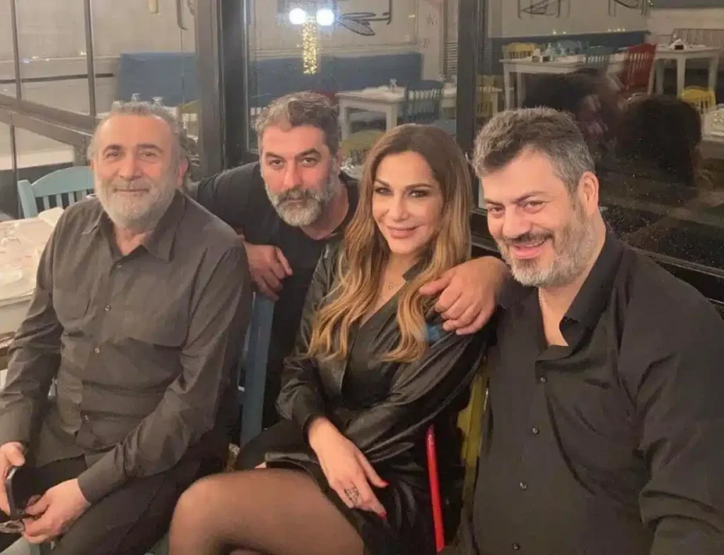 Δέσποινα Βανδή  Βασίλης Μπισμπίκης
