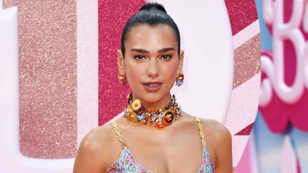 Μια τεράστια έκπληξη αποκάλυψε η Dua Lipa και κυριολεκτικά προκάλεσε πανικό στους θαυμαστές της. Η παγκοσμίου φήμης