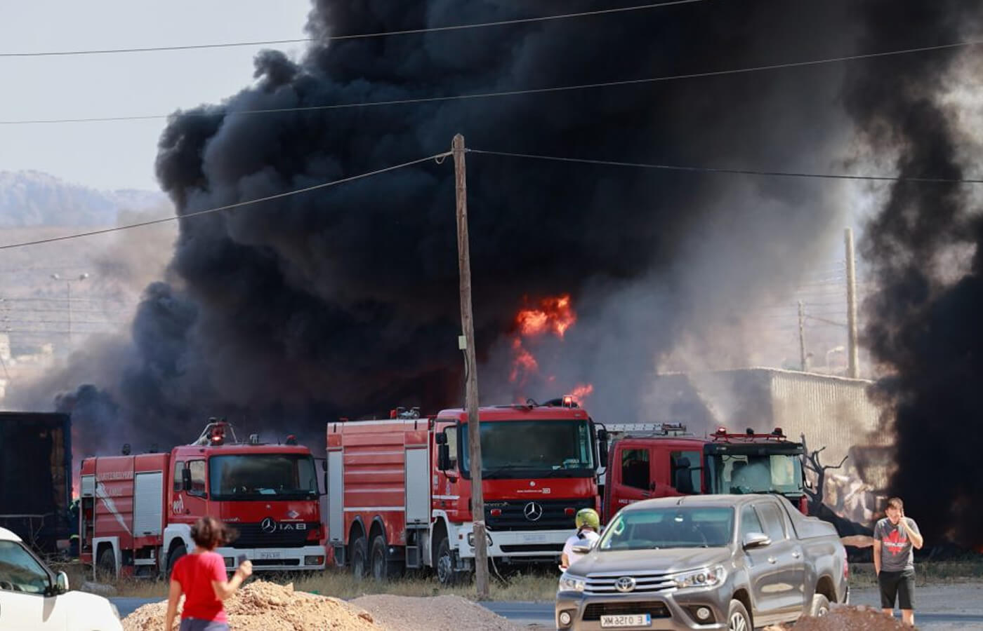 Ασπρόπυργος: Νέο μέτωπο πυρκαγιάς στη θέση Λάκκα Κατσαρή - Έγιναν στάχτη 4 επιχειρήσεις