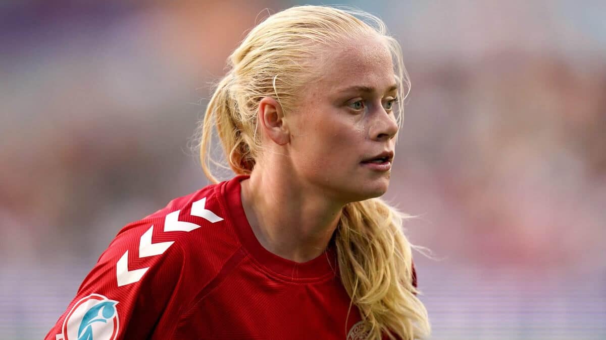 Η εντυπωσιακή Δανή ποδοσφαιριστής Kathrine Kühl εκτός απο μια πολύ καλή αθλήτρια είναι και μια γυναίκα που εντυπωσιάζει