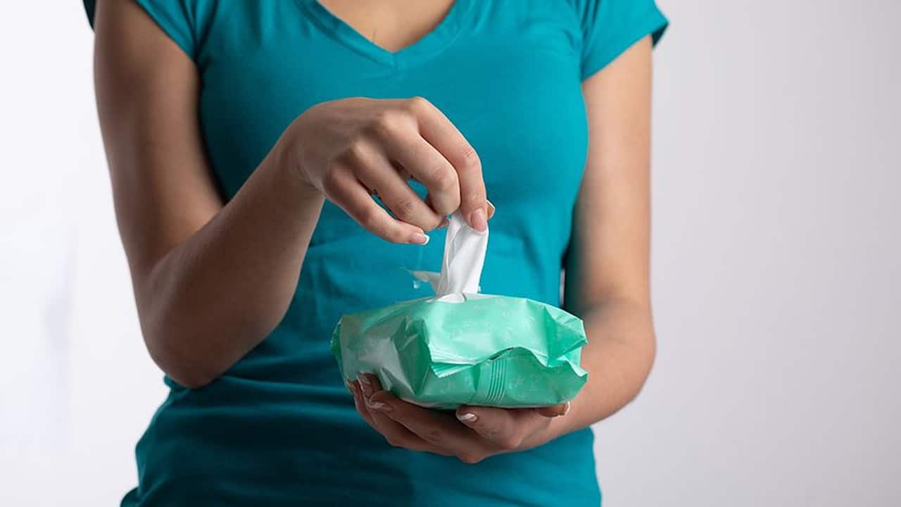 Τι ΔΕΝ πρέπει να καθαρίζετε με μωρομάντηλα;