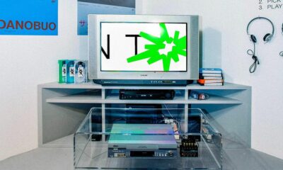 Tan Pen Ton ένα VHS καφέ στο Τόκιο