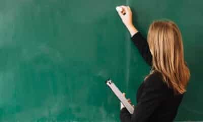 katerrefse scholikos pinakas sta chania kathigitria travmatistike brosta se mathites