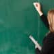 katerrefse scholikos pinakas sta chania kathigitria travmatistike brosta se mathites
