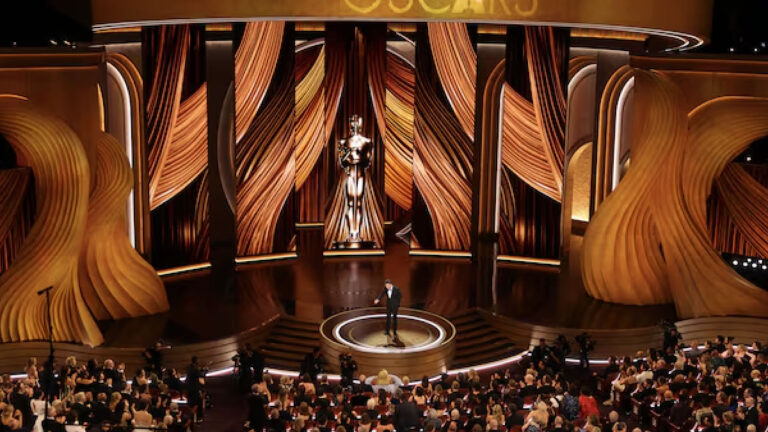 4 oskar gia ton lanthimo thriamvos sto dolby theatre