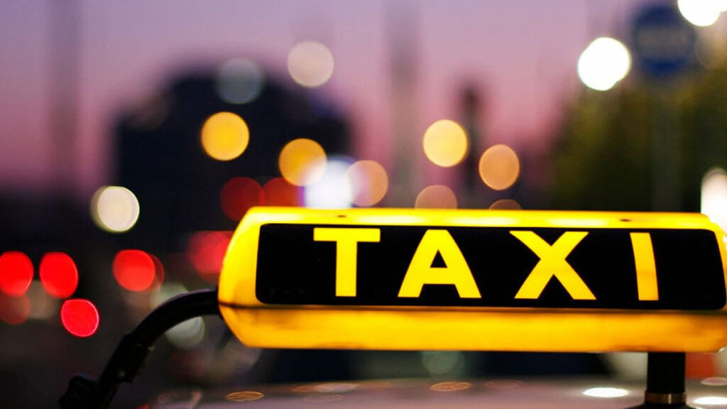 Ανέκδοτο: Ένας ταξιτζής παίρνει κούρσα και ξαφνικά απο το πουθενά... Τρελό γέλιο 1 anekdoto enas taxitzis pairnei koyrsa kai xafnika apo to poythena trelo gelio